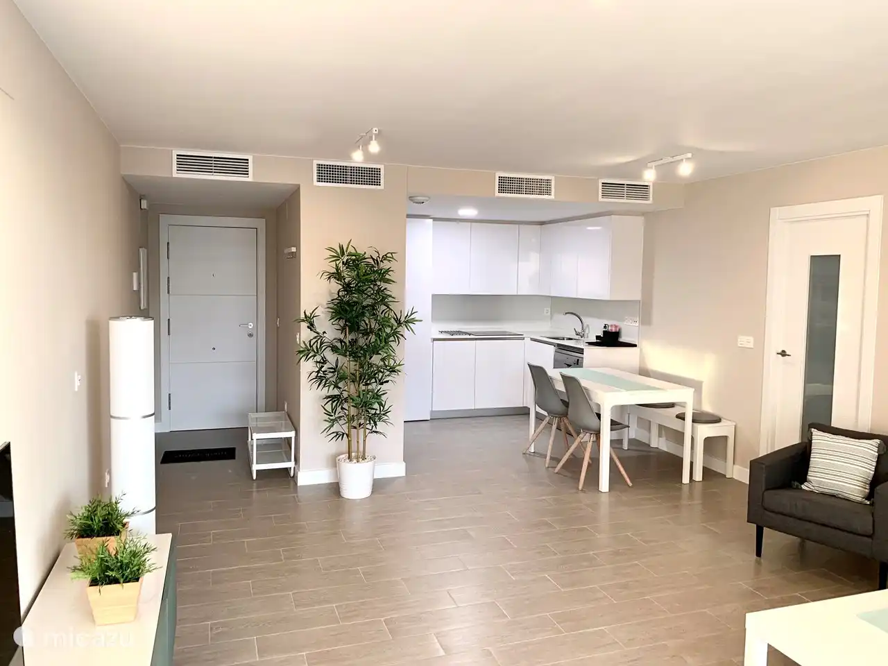 Wohnzimmer und Küche