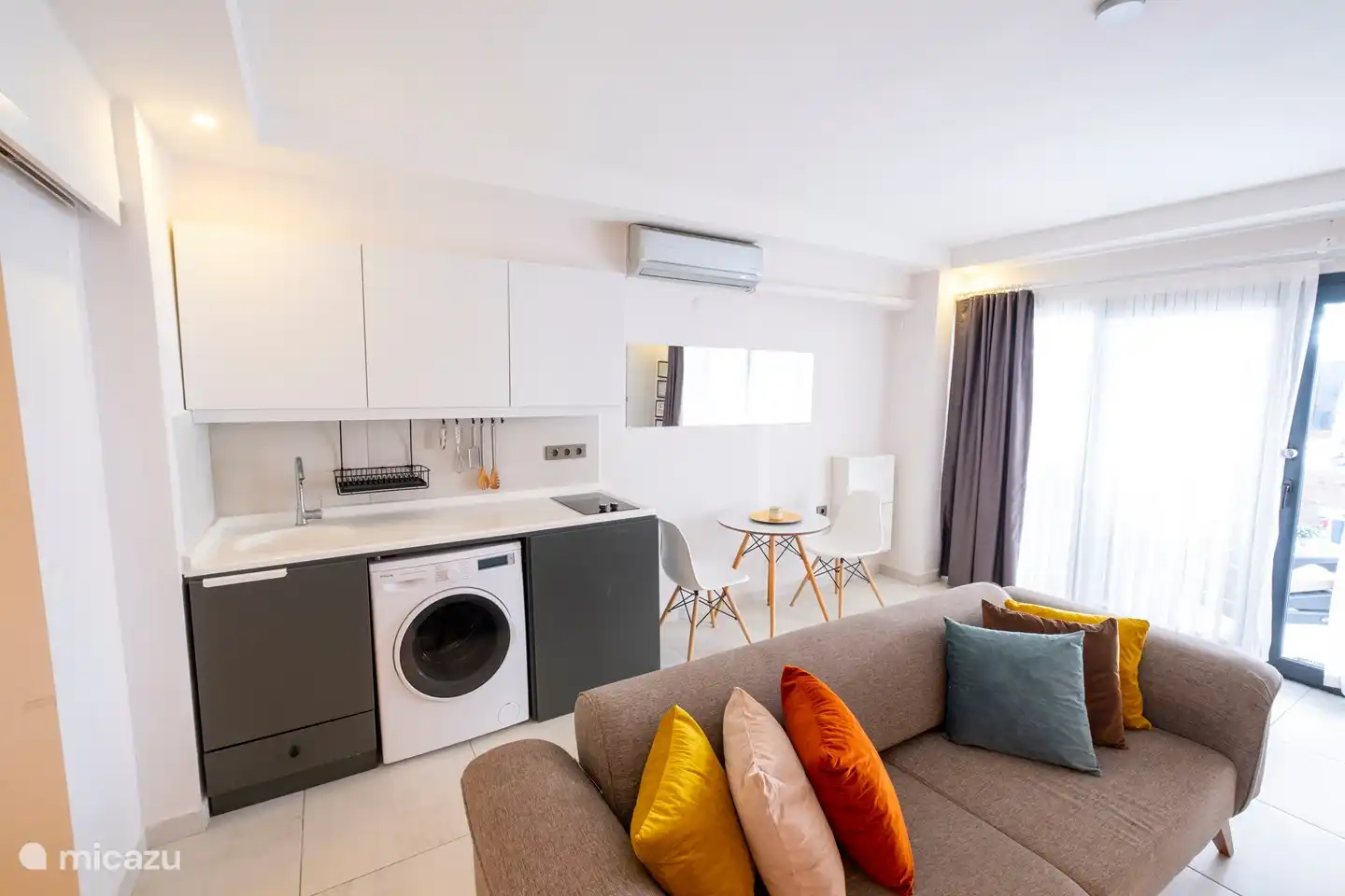 Ezgi's Suite mit Terrasse im Herzen von Marmaris, kurz- und langfristiger Aufenthalt, komplett eingerichtete Ferienwohnung. Monatliche und tägliche Ferienwohnung, ganze Wohnung