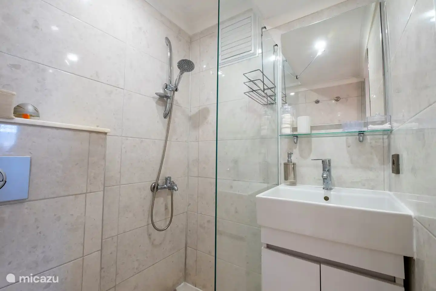 Ezgis Suite mit Terrasse im Herzen von Marmaris