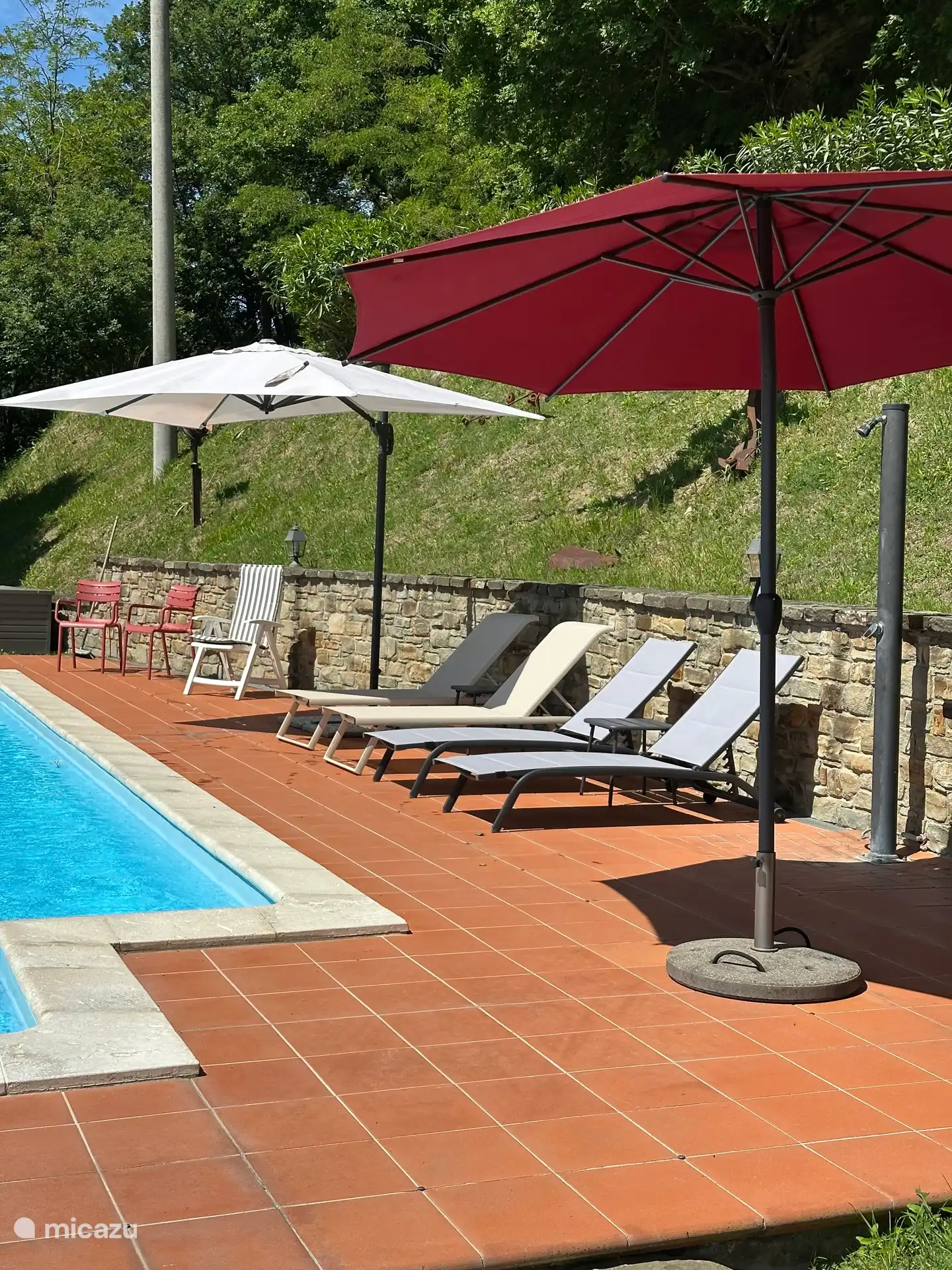 Un beau bain de soleil et de la baignade. 