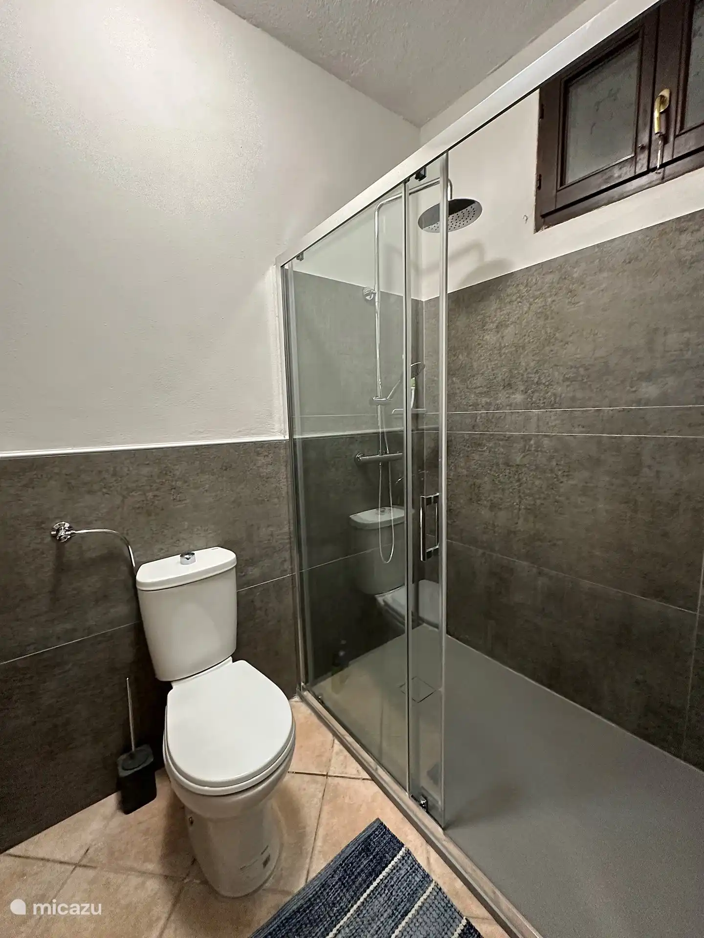 Badezimmer im Erdgeschosshaus