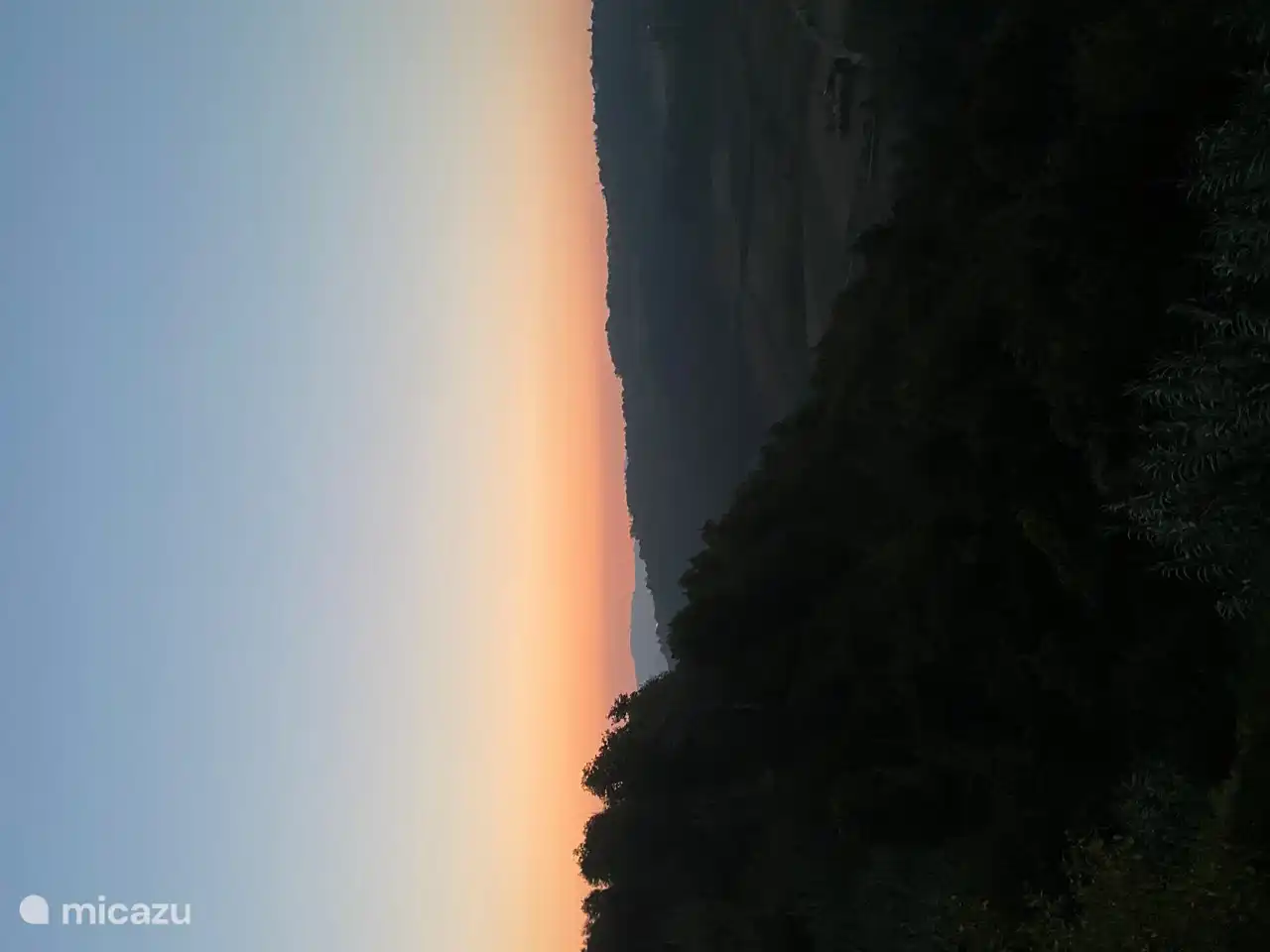 Sonnenaufgang, direkt vom Garten aus gesehen.