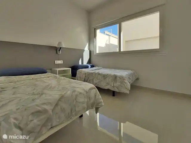 Amay 880 No.30 Torrevieja en España, Costa Blanca, Torrevieja - apartamento el dormitorio 3 tiene 2x una cama individual.