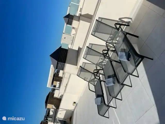 hamacas y sol todo el día.