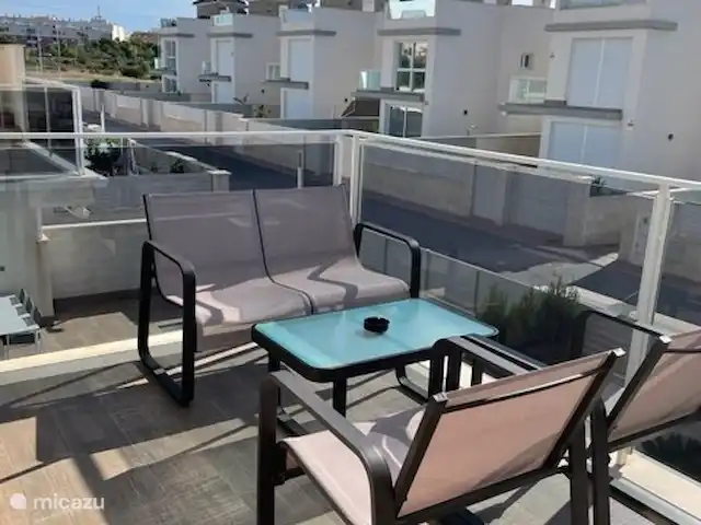 Amay 880 No.30 Torrevieja en España, Costa Blanca, Torrevieja - apartamento balcón adyacente a la sala de estar con asientos.