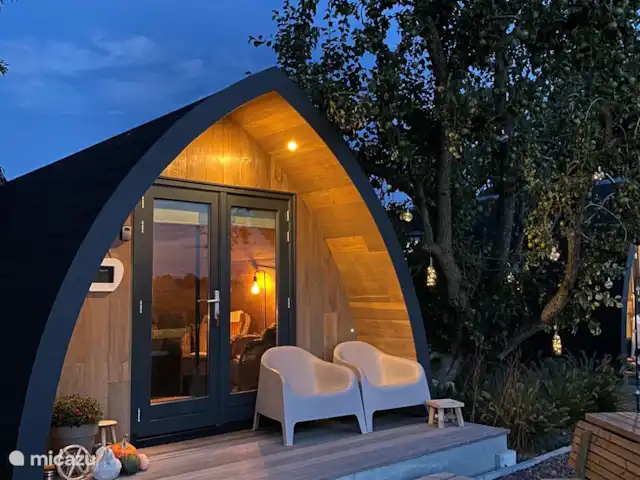 Location de Vacances Pays-Bas, Brabant-Septentrional, Alternate, chambres d'hôtes - B&B de Roem van Altena pod 2 Eclairage d'ambiance sur la véranda.
