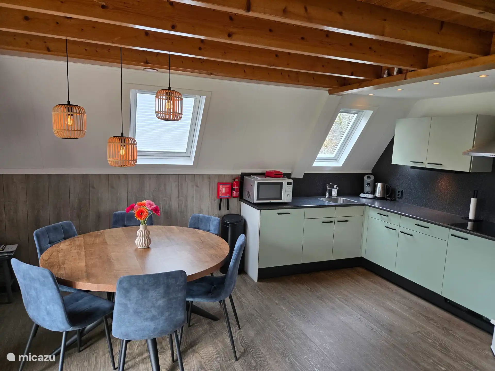 De eettafel en keuken