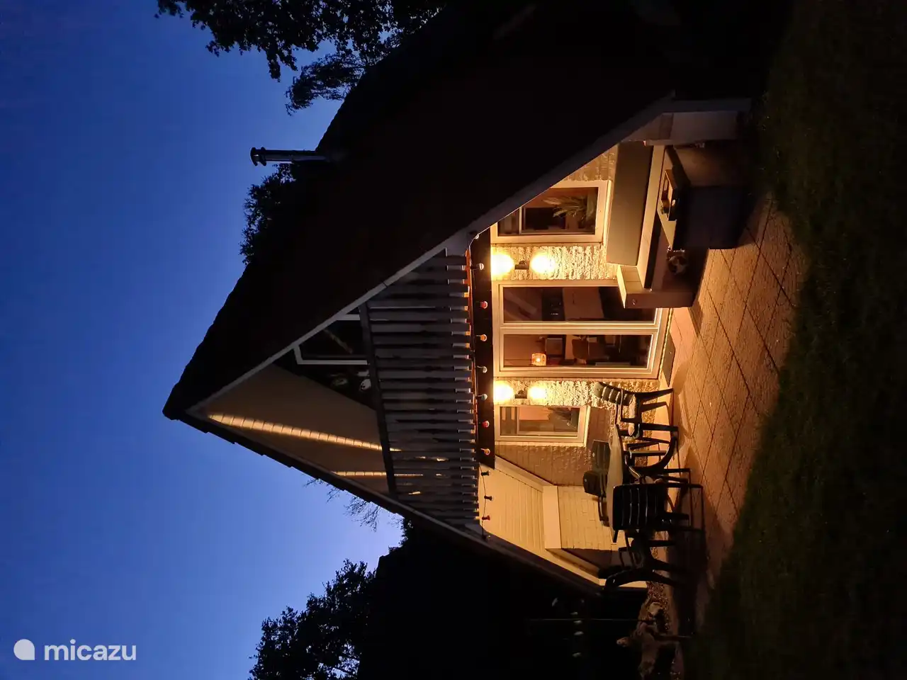 También por la noche hay mucho ambiente.
