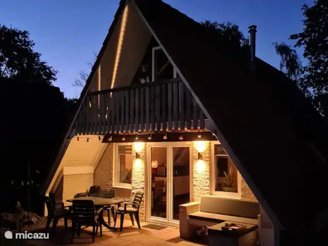 Ambiente y desmontaje en el parque de vacaciones en Países Bajos, Overijssel, Gramsbergen - casa vacacional También por la noche hay mucho ambiente.