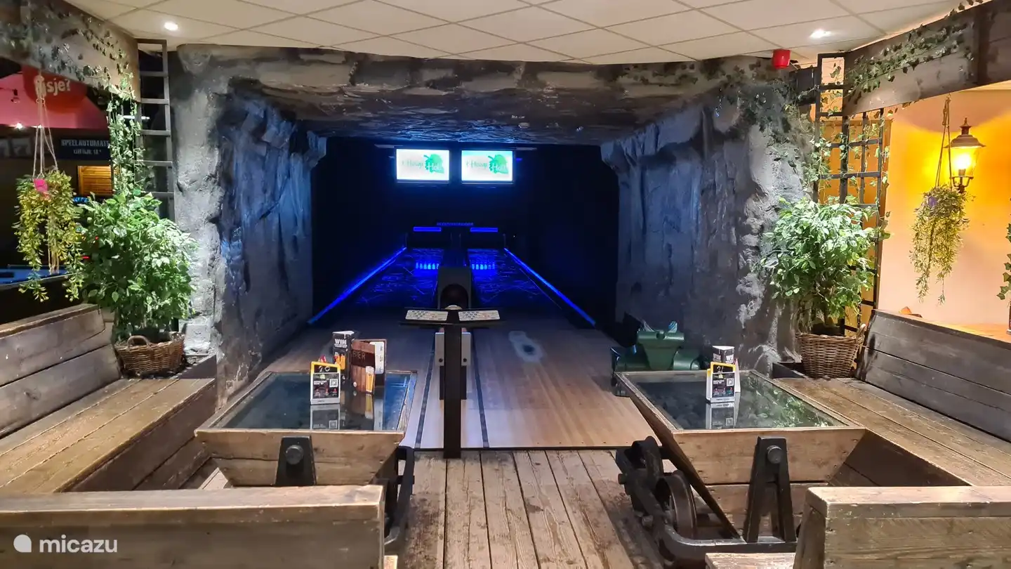 Bolera en la Plaza del parque de vacaciones