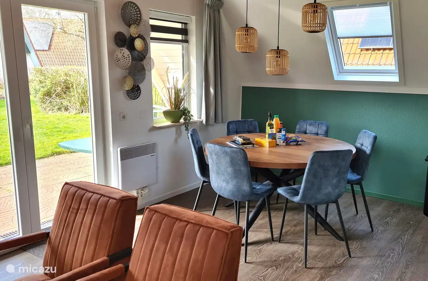 La acogedora mesa del comedor