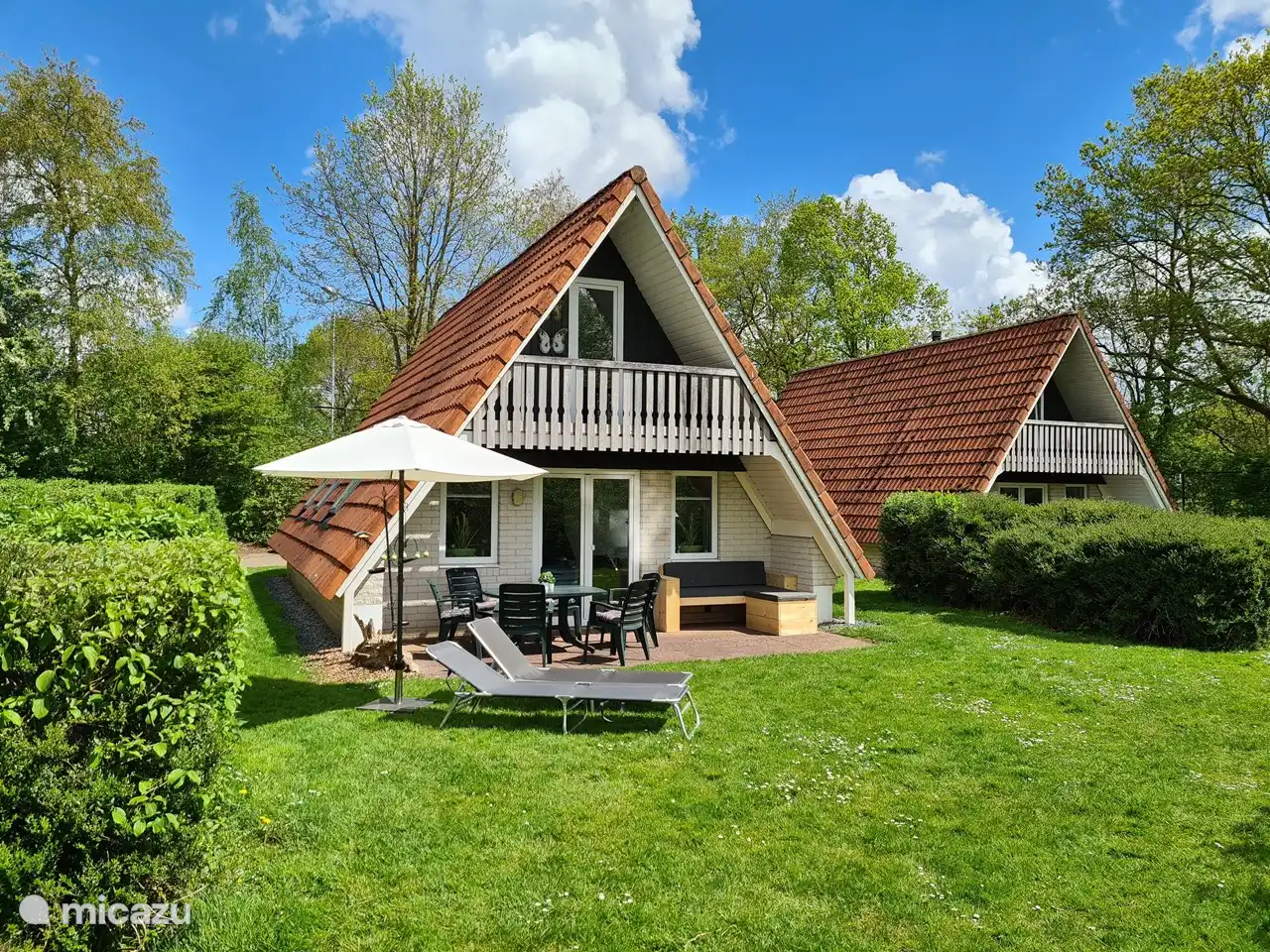 La casa de vacaciones. Ubicación maravillosamente tranquila sin vistas directas a los vecinos en la terraza.
