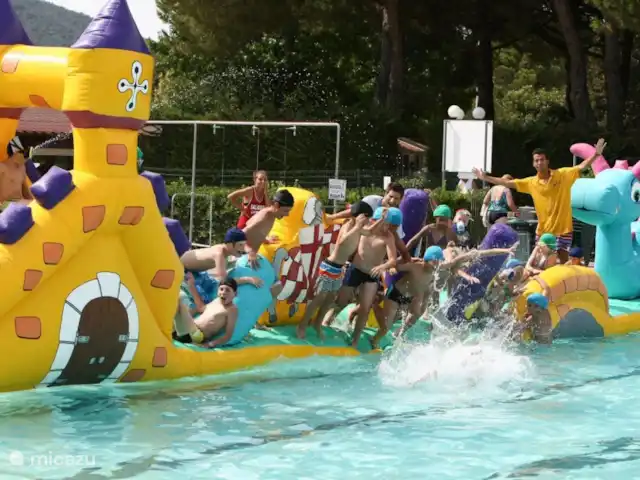 Chalet 6 personnes | Camping Rivière | Italie, Ligurie, Ameglia - chalet Piscine avec cours d'eau