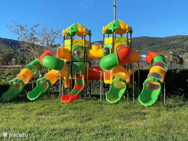 Chalet 6 personnes | Camping Rivière | Italie, Ligurie, Ameglia - chalet Cour de récréation