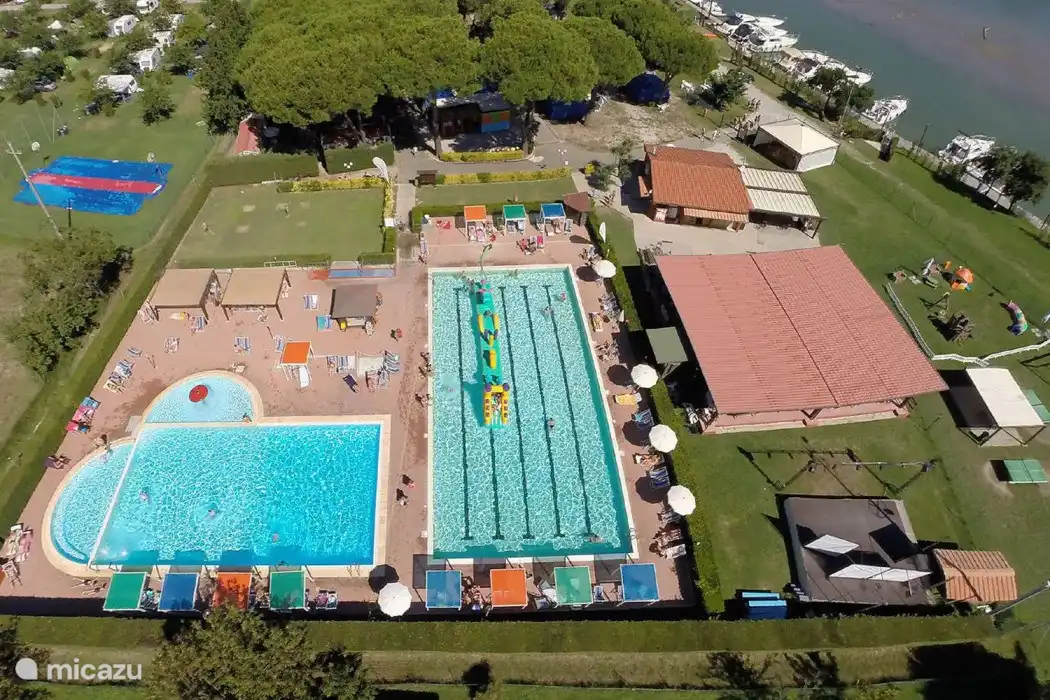 Vue d'ensemble piscine