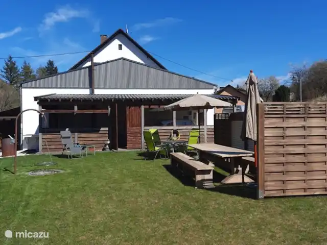 Apartamento B en Biersdorf am See en Alemania, Eifel, Biersdorf - apartamento jardín