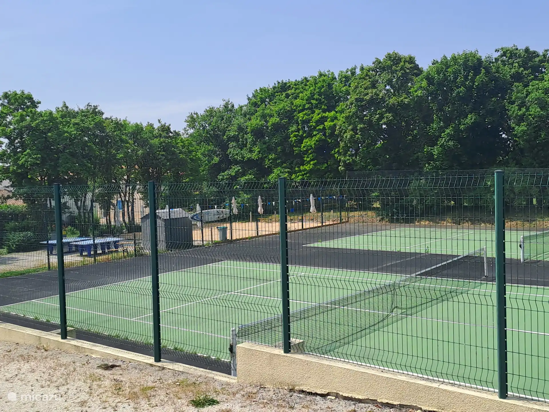 Tennisbanen gratis te gebruiken