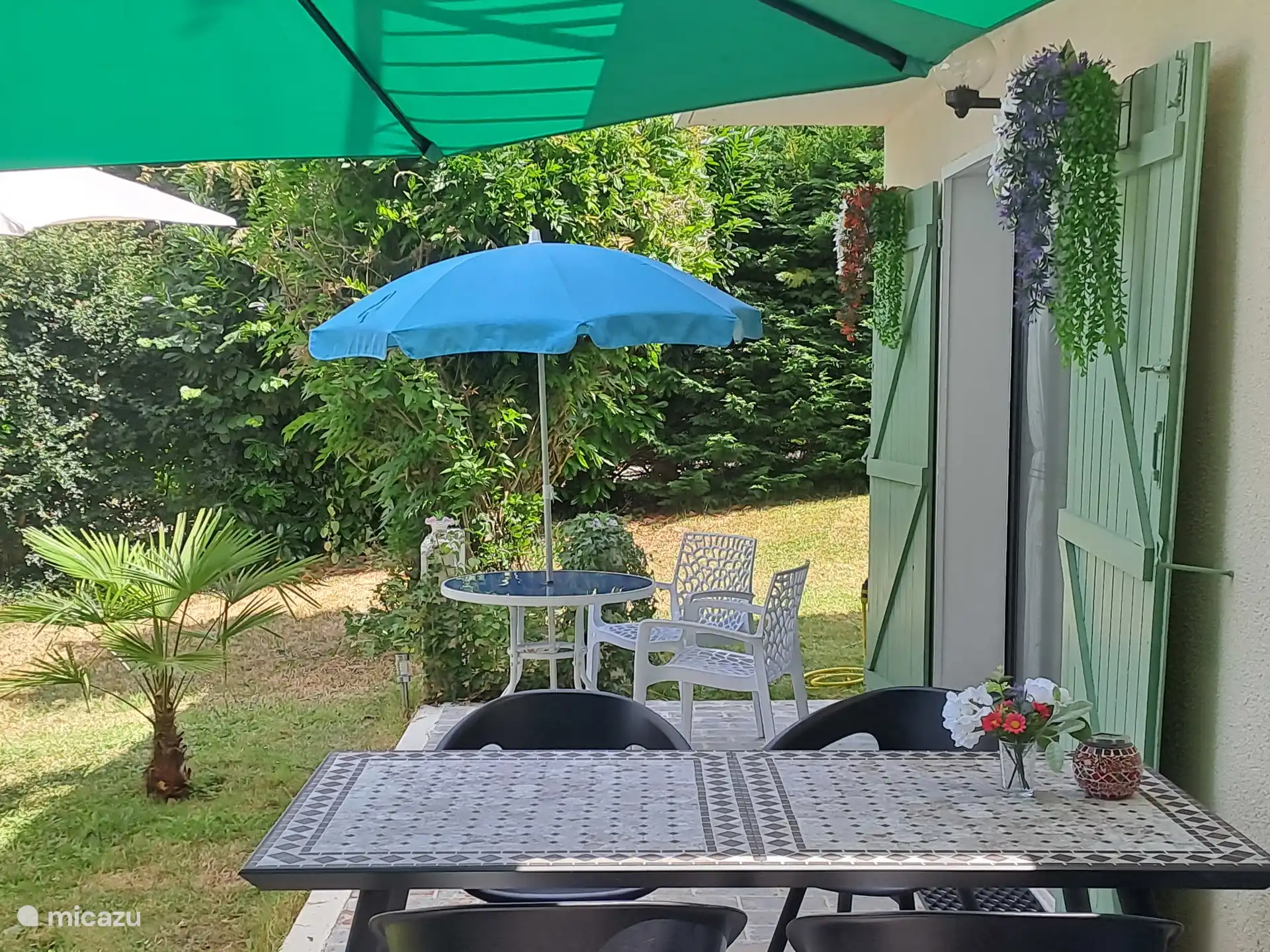 Lekker buitenzitten en genieten op het terras