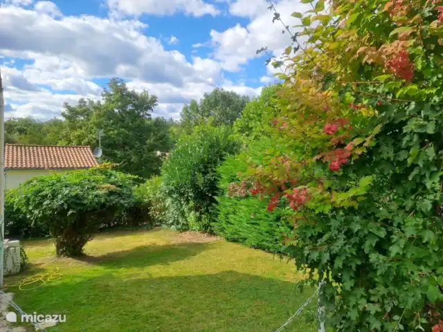 Tinkers Bell en Francia, Charente, Écuras - casa vacacional Todo lo que te rodea es bonito y verde. Uno con la naturaleza
