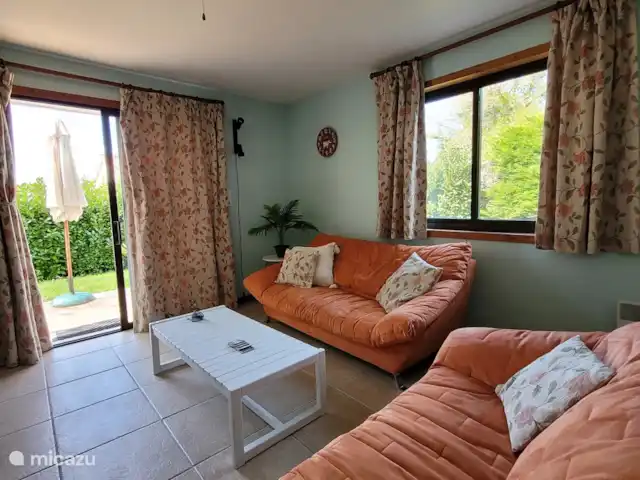 Tinkers Bell en Francia, Charente, Écuras - casa vacacional ¡Disfruta del hermoso jardín verde desde la habitación!