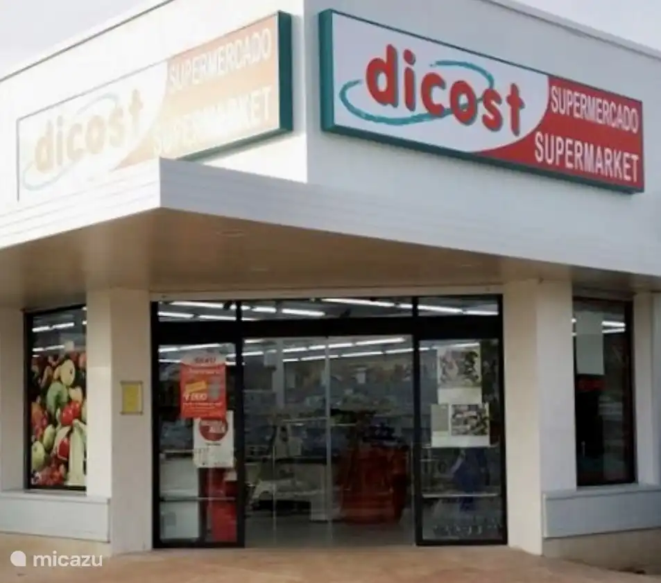 Supermarkt op wandelafstand op het domein. 