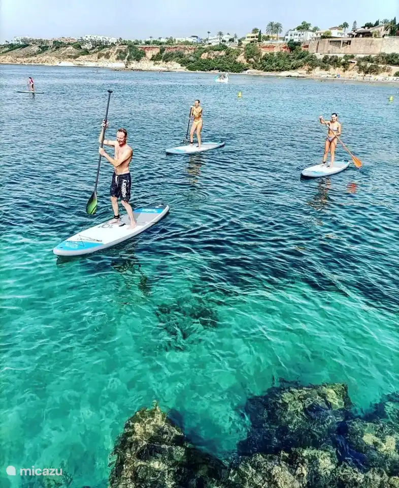 Bij Sun Sea Adventures te Cabo Roig kan je Paddle cursussen volgen. 