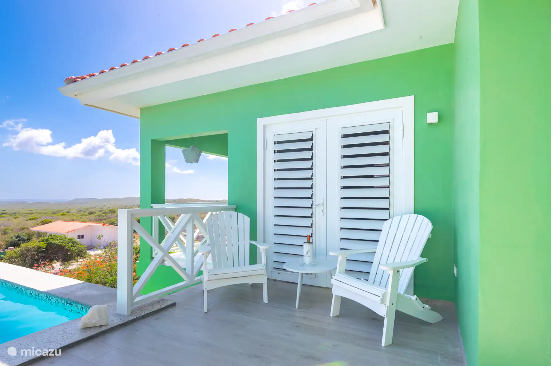 Zusätzlicher Sitzplatz am Pool