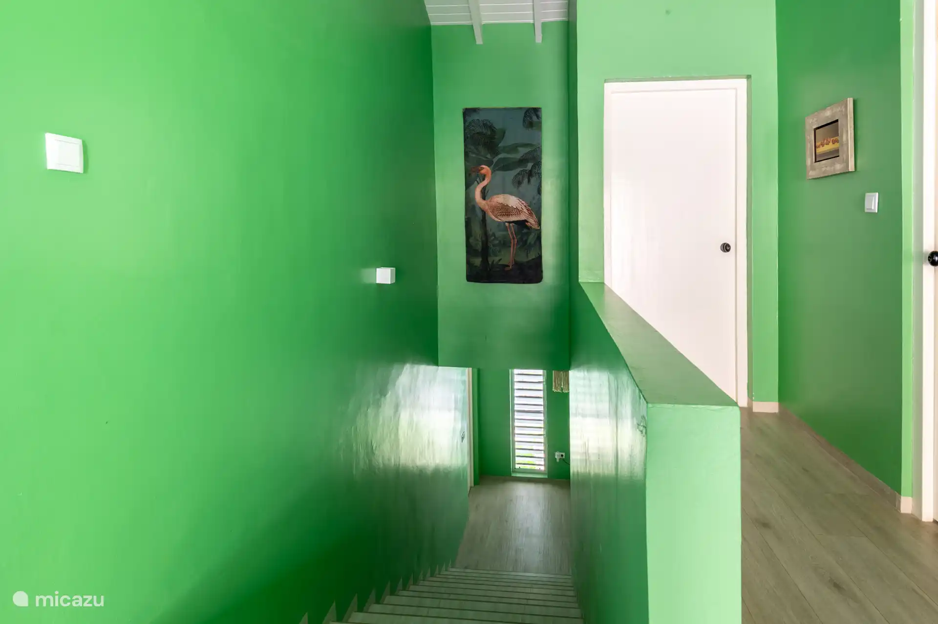 Flur und Treppe zum Keller 3. Schlafzimmer