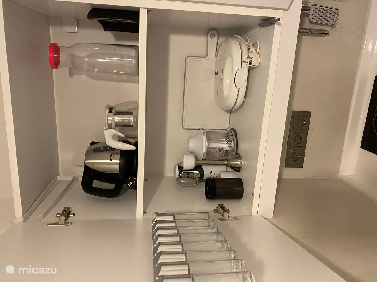 Sandwichmaker Mixer und Wasserkocher
Ezgi's Apartment mit privatem Garten in Marmaris, kurz- und langfristiger Aufenthalt, komplett eingerichtete Ferienwohnung. Monatliche und tägliche Ferienwohnung, ganze Wohnung