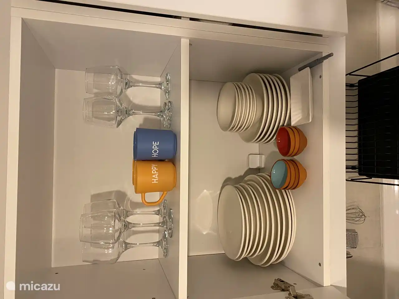 Kücheninhalt Ja, wir haben auch Weingläser
Ezgi's Apartment mit privatem Garten in Marmaris, kurz- und langfristiger Aufenthalt, komplett eingerichtete Ferienwohnung. Monatliche und tägliche Ferienwohnung, ganze Wohnung