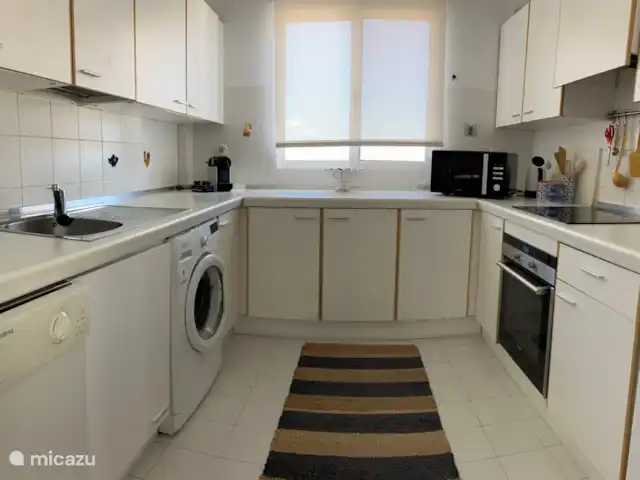 Estepona Golf T1 | Espagne, Costa del Sol, Estepona - appartement cuisine avec lave-vaisselle, réfrigérateur/congélateur, lave-linge, micro-ondes, Nespresso, four/plaque vitrocéramique...