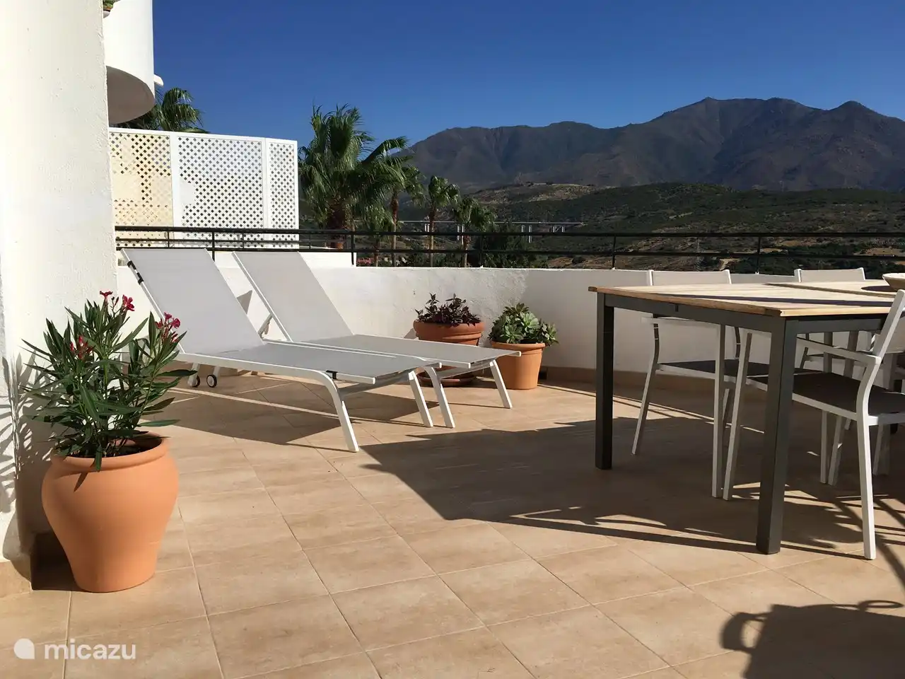 Terrasse 1 avec vue montagne/mer