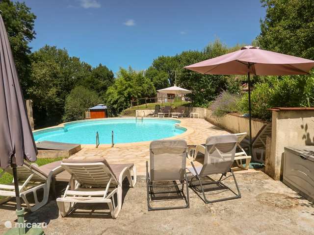 Maison de Vacances France, Dordogne, Sauveterre-la-Lémance - gîte / cottage Tournesol - vacances dordogne