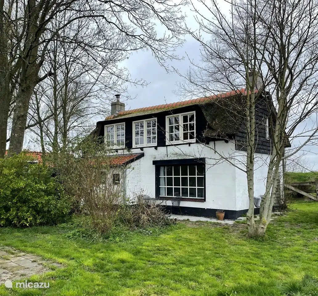 Hinten, neues Fenster oben mit Doppelverglasung