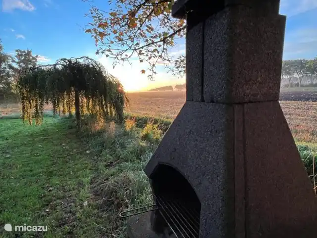 casa rural / cabaña en Países Bajos, Zelanda, IJzendijke – Malpertus puesta de sol sobre los campos