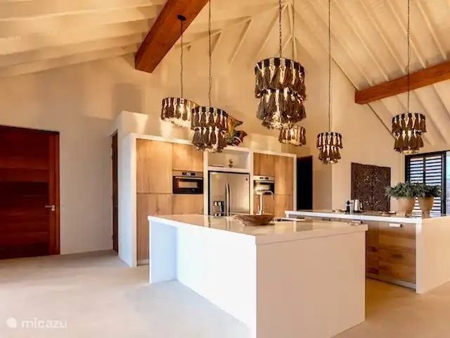 villa huren in Curaçao, Banda Ariba (oost), Jan Thiel – Villa Palmaris Grote keuken met 2 vaatwassers en alles wat u kan bedenken