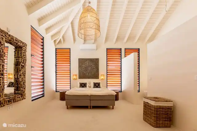 Les deux grandes chambres sont identiques. Et puis avoir une salle de bain luxueuse