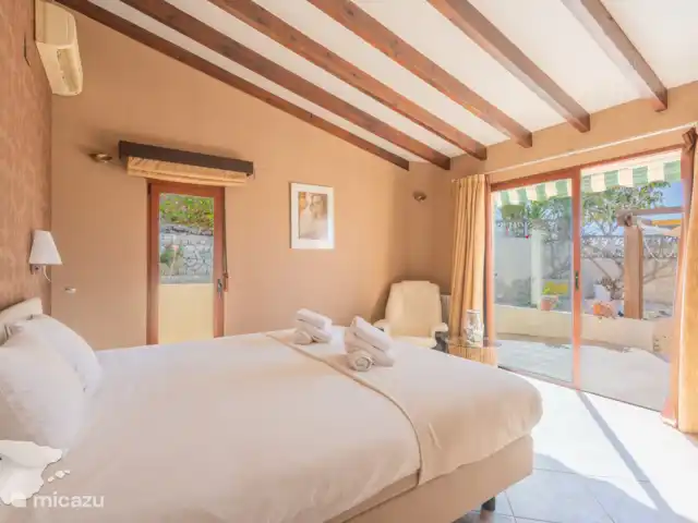 Casa Narciso huren in Spanje, Costa Blanca, Calpe - villa Slaapkamer 1 met schuifpui richting terras
