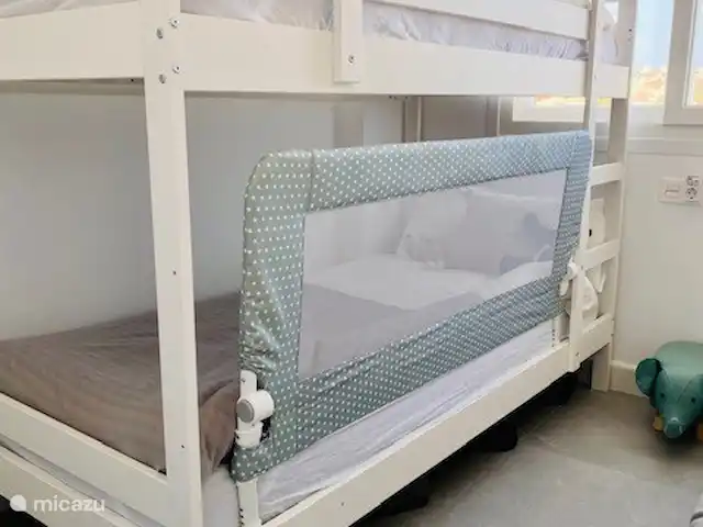 casa leyen en España, Costa Blanca, Orihuela Costa - apartamento Es posible colocar una pared de la cama para los niños pequeños.