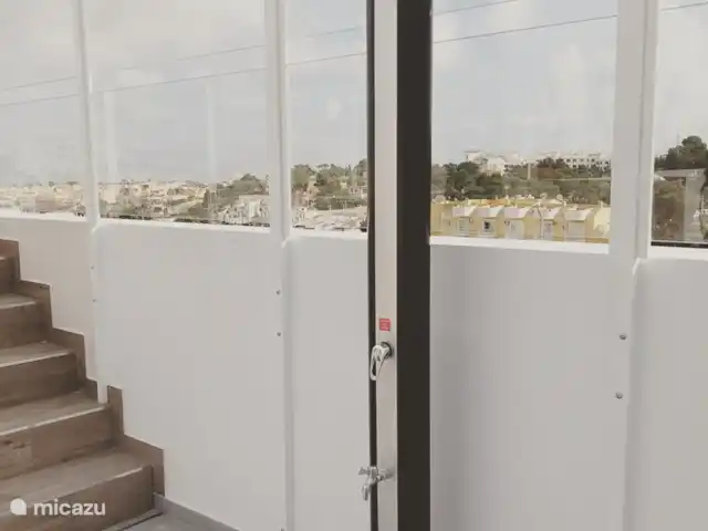casa leyen en España, Costa Blanca, Orihuela Costa - apartamento Ducha exterior en piscina comunitaria