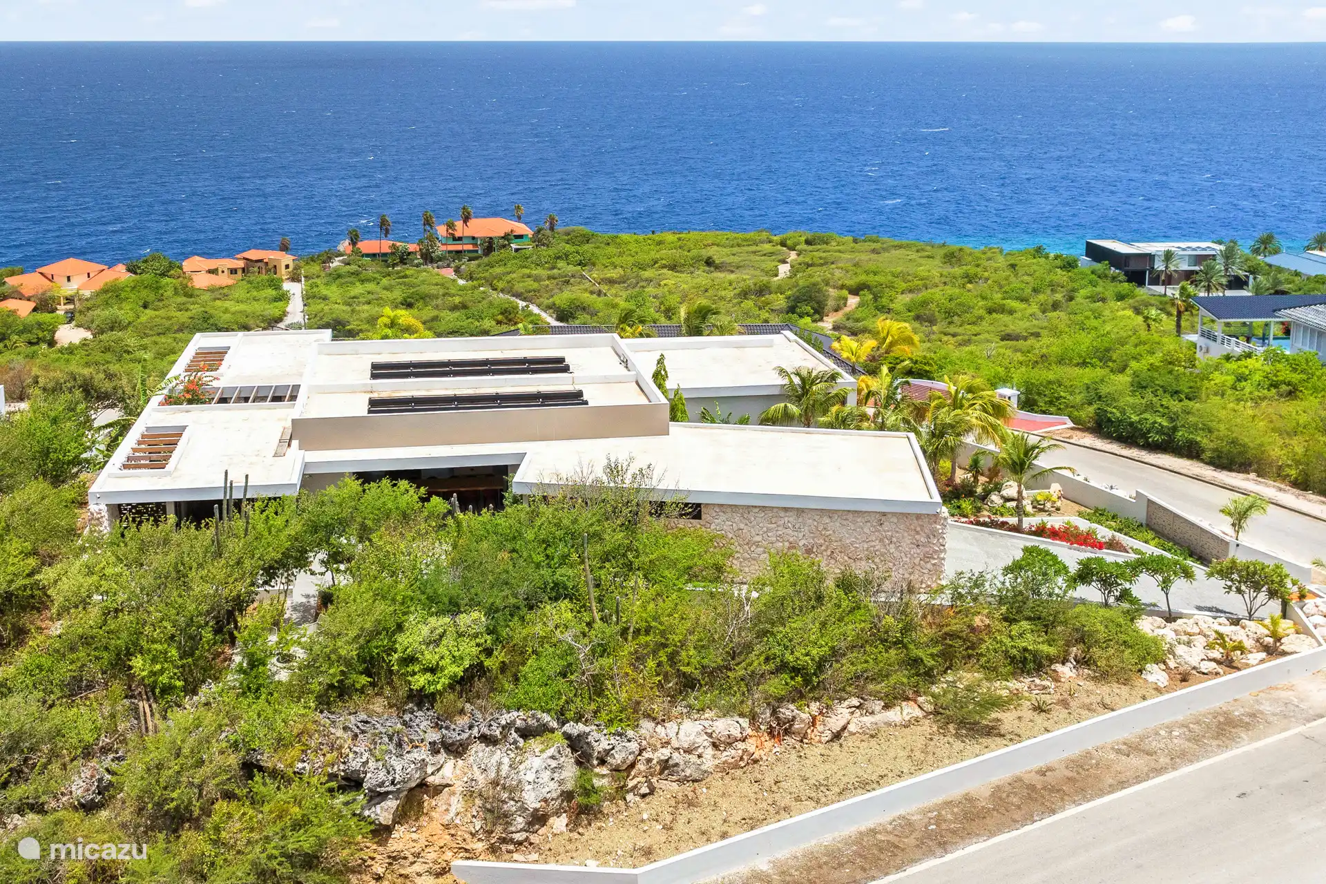 Luftaufnahme - hier ist der weite Blick über das Meer deutlich zu sehen. 