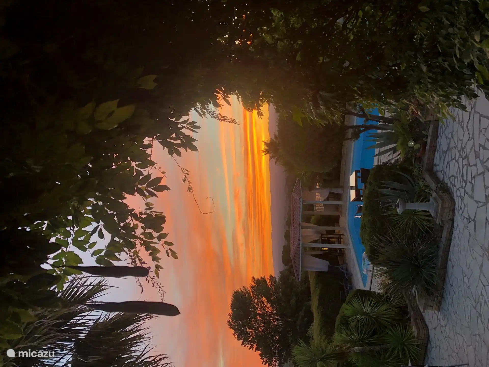 Genießen Sie einen wunderschönen Sonnenuntergang und weite Ausblicke