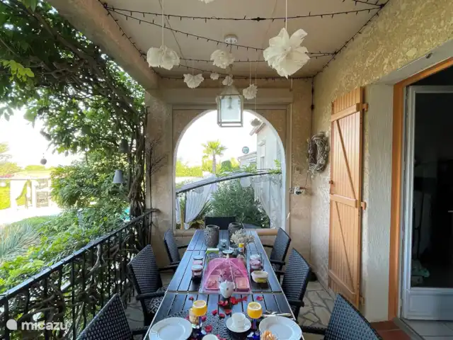 Location de Vacances France, Hérault, Oupia, chambres d'hôtes - Marie Jean Chambre d'hotes Du Jardin Petit déjeuner très copieux