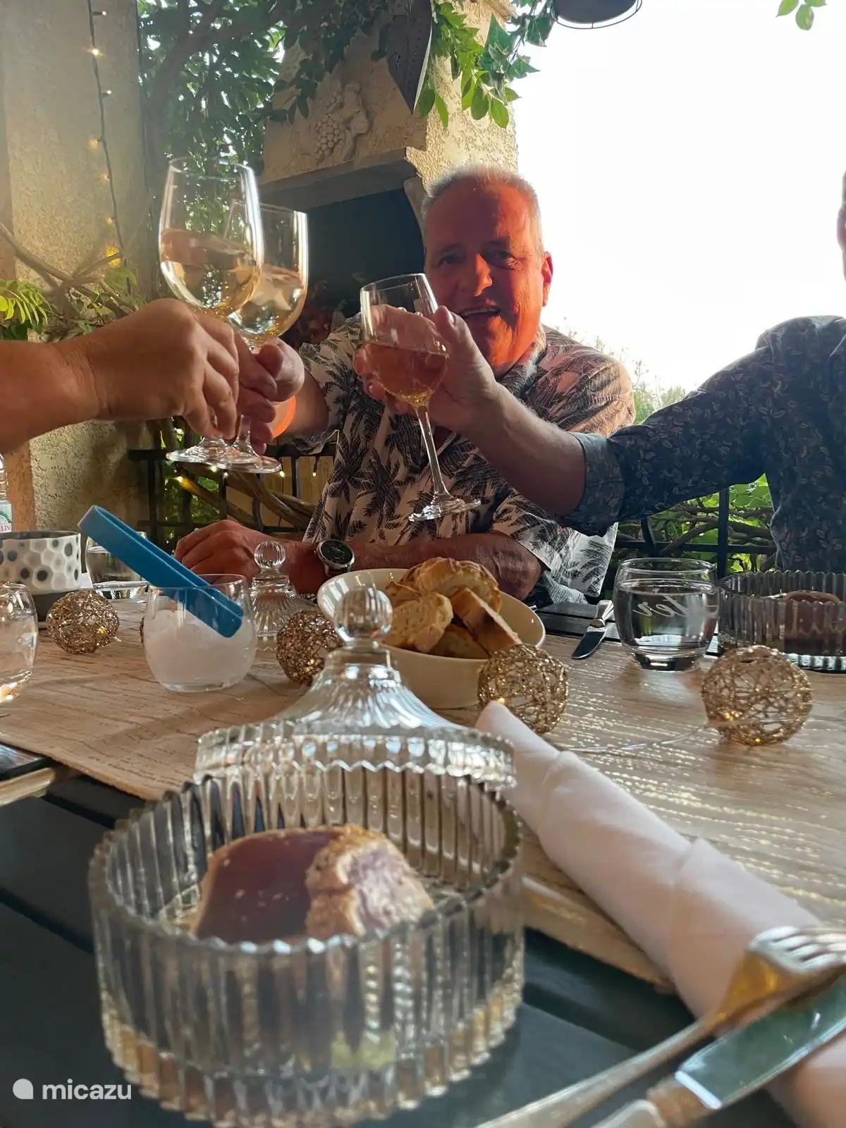 Einen kulinarischen Table d'hôtes genießen