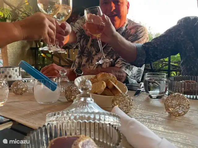 Location de Vacances France, Hérault, Oupia, chambres d'hôtes - Marie Jean Chambre d'hotes Du Jardin Profiter d’une table d’hôtes culinaire