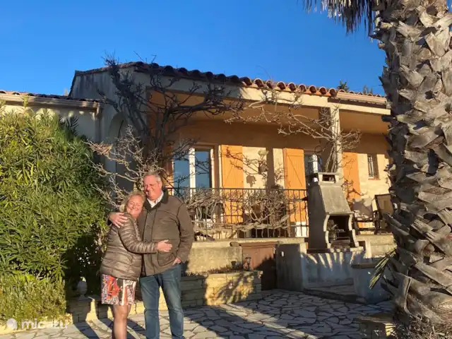 Location de Vacances France, Hérault, Oupia, chambres d'hôtes - Marie Jean Chambre d'hotes Du Jardin Jan et Marieke, nous vous souhaitons la bienvenue dans notre chambre d’hôtes accueillante