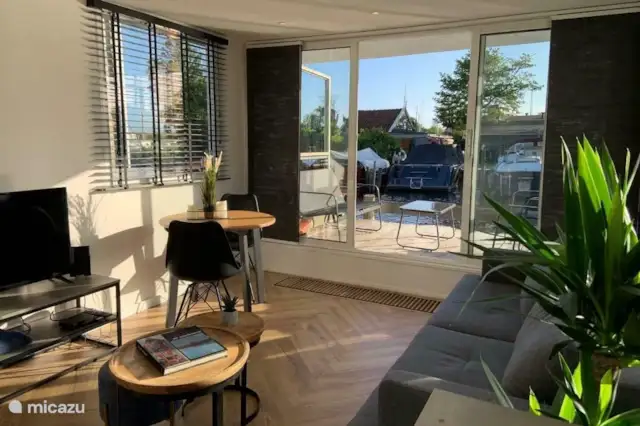Vakantiehuis Nederland, Noord-Holland, Aalsmeer camper / jacht / woonboot KLINKKLAAR Bed & Boat Ws11 Vakantiehuis Nederland, Noord-Holland, Aalsmeer camper / jacht / woonboot KLINKKLAAR Bed & Boat Ws11