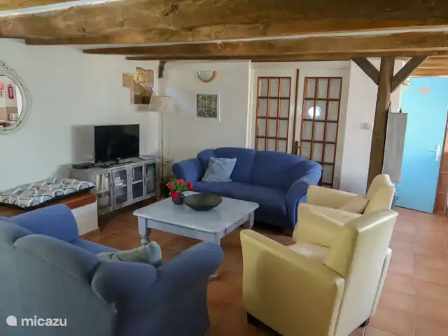 Arc en ciel | France, Dordogne, Sauveterre-la-Lémance - gîte / cottage coin salon confortable. Regarder la télévision via la femme avec google chrome cast. alors utilisez votre propre application netflix et tv