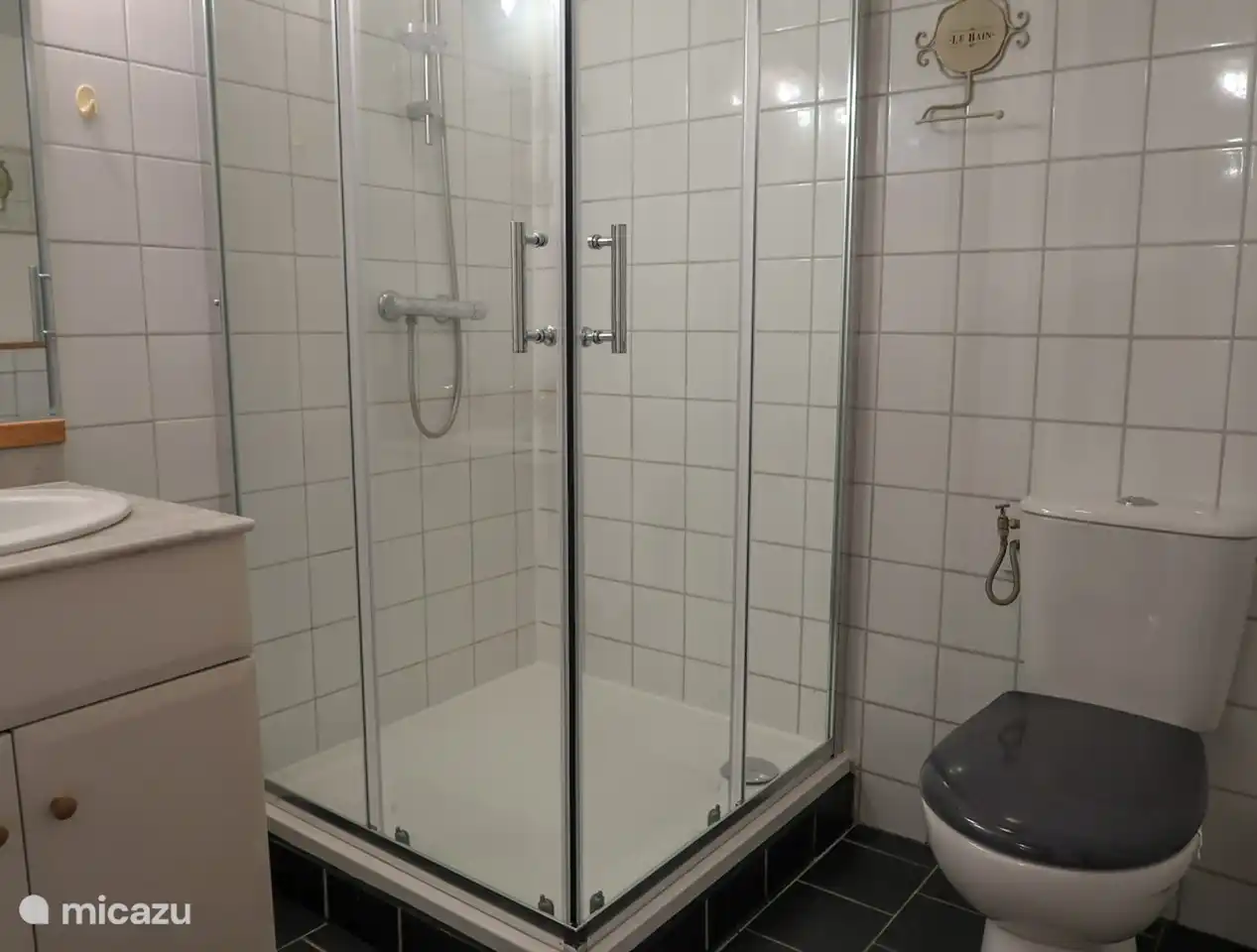 Dusche und WC im 1. Stock