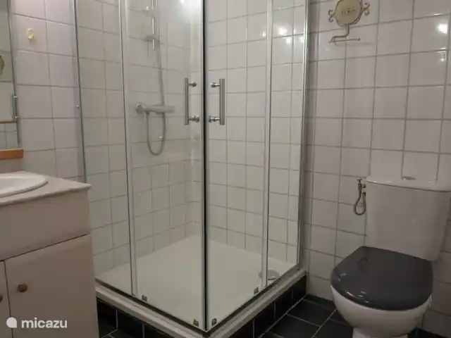 Arc en ciel | France, Dordogne, Sauveterre-la-Lémance - gîte / cottage Douche et toilettes au 1er étage